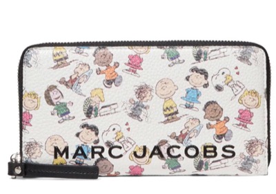 MARC JACOBS(マークジェイコブス)とスヌーピーのコラボ長財布岡田結実さんのかばん/バッグの中身