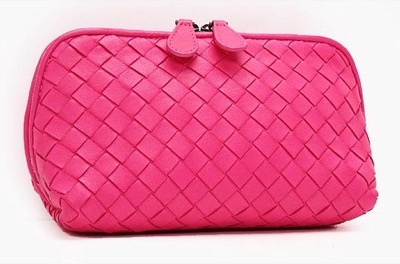 ボッテガヴェネタイントレチャート ポーチ ピンク友利新さん【ピンクのポーチ】