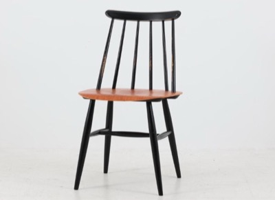 【アトリエのウッドの椅子】梨花さんがアトリエに置いてあるチェアイルマリ・タピオヴァーラ ファネット チェア