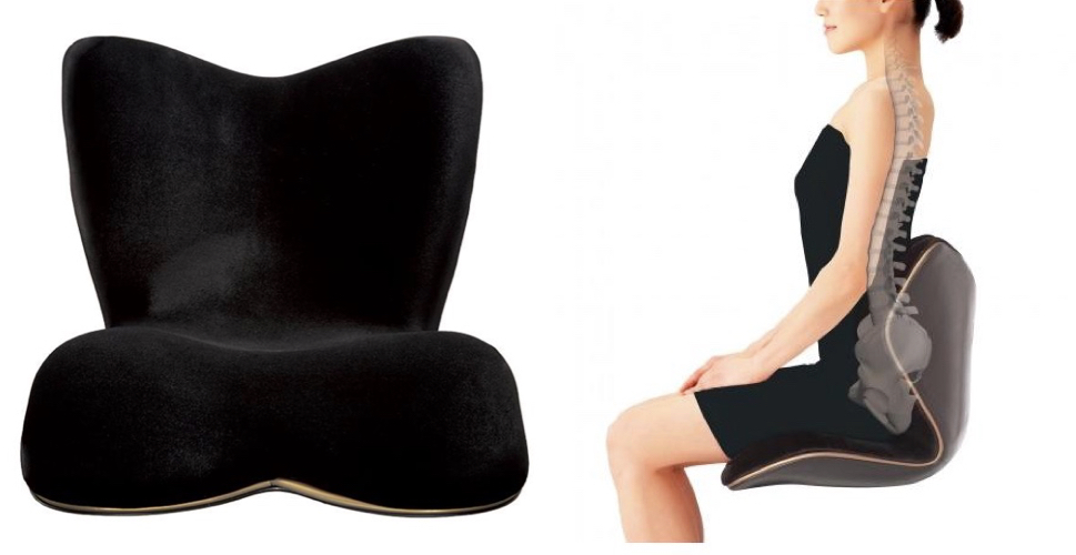 【椅子の上に置いてある姿勢矯正ケアシート】Style PREMIUM DX(スタイルプレミアムデラックス)